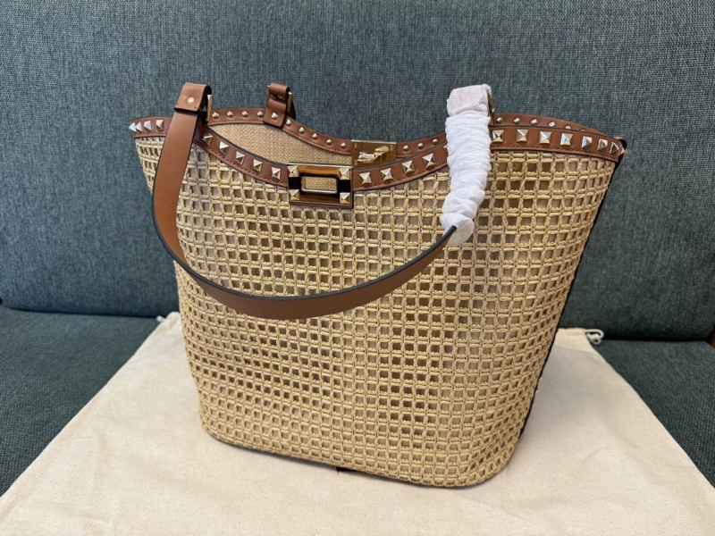 Va1e*ntin0 shopping bag